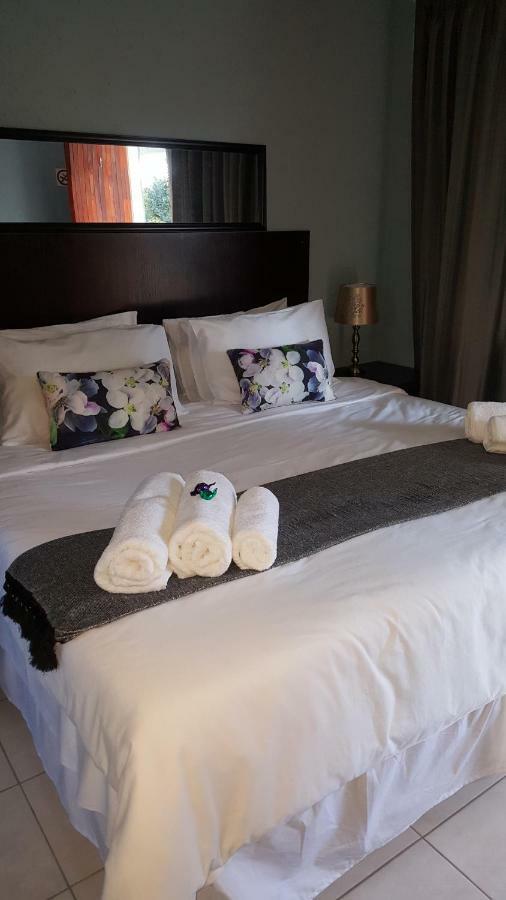 Silver Rest Guesthouse Mafikeng Eksteriør bilde